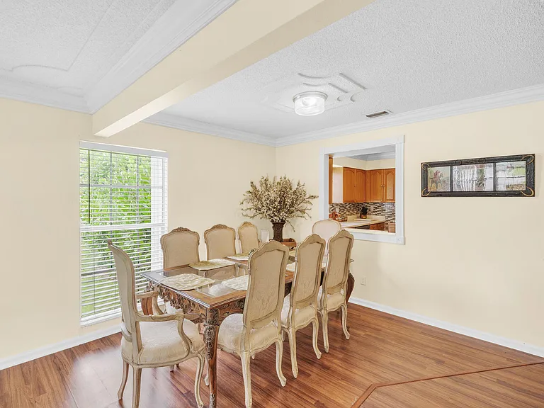 1350 Riverside Cir #1 — Photo 7