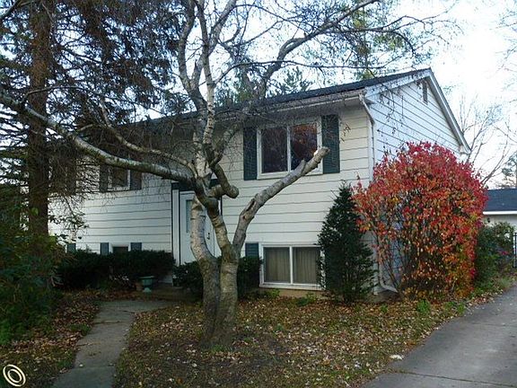 2nd image of 15876 Maxwell Ave