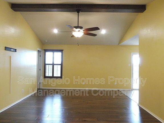 5th image of 1217 Elmo Ln