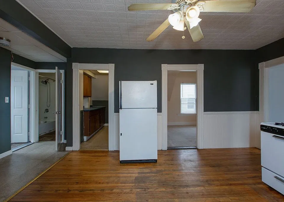 182 Grove St #3