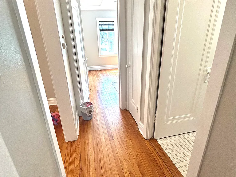 622 Elgin Ave #1W — Photo 7