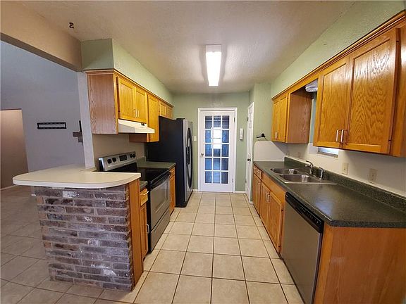 4th image of 9550 Waxwing St
