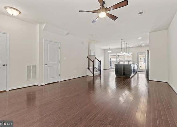 4th image of 220 Shields Rd