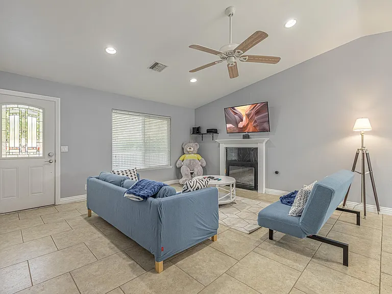 43827 Lively Ave — Photo 10