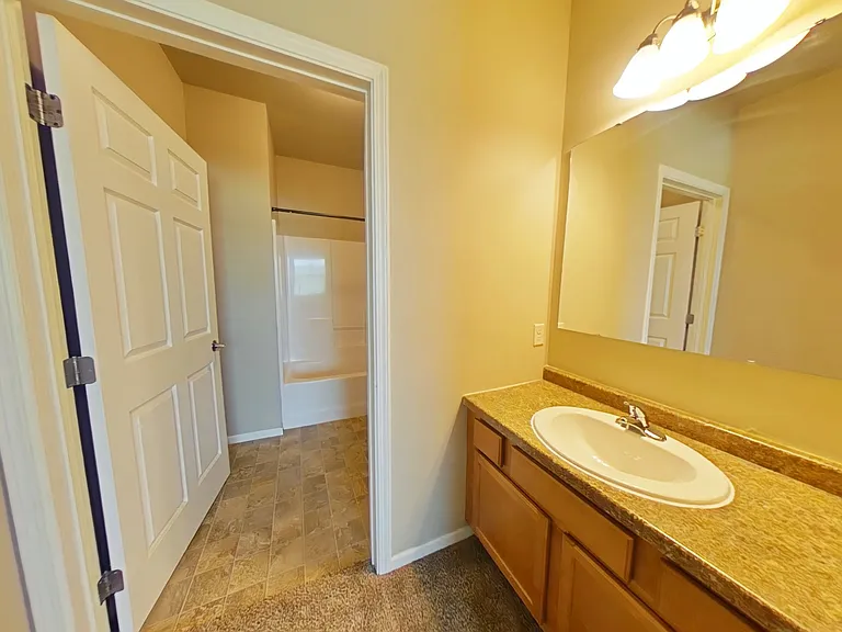 Boulder Ridge Apartments — Photo 40