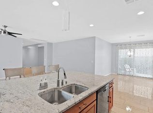 6149 Andover Wood Rd, Spring valley, NV 89113