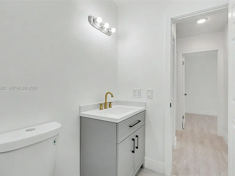 55 SW 13th St #A — Photo 14