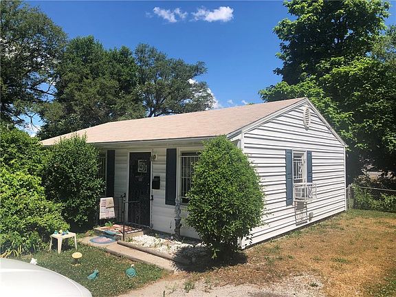 2nd image of 5606 E 39th St