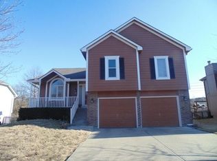 313 NE Dreamweaver Ave, Lees Summit, MO 64086