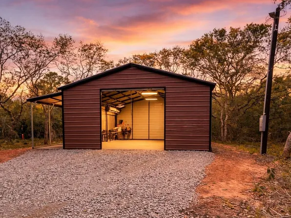 6326 Cuarto St, Brazoria, TX 77422