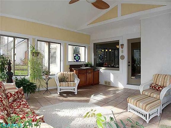 4th image of 5586 Turnberry Dr