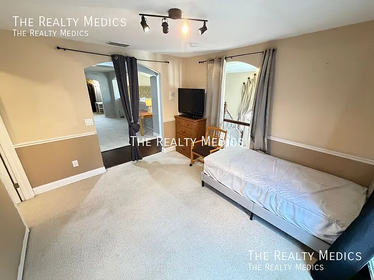 1565 The Oaks Blvd — Photo 40
