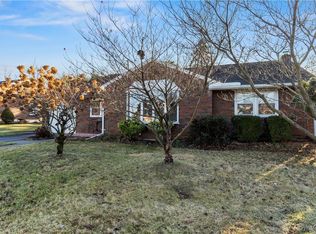 1814 Elmwood Dr, Whitehall, PA 18052