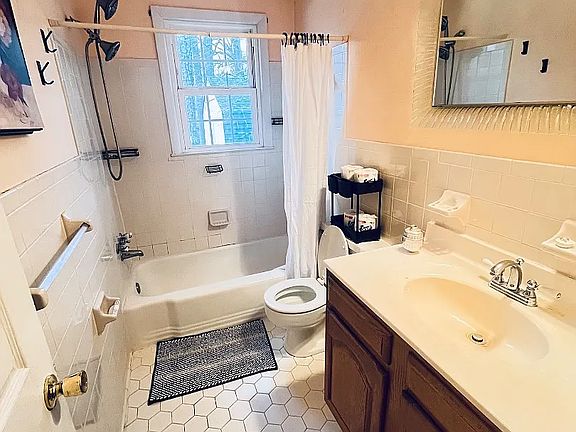 5th image of 4100 Wyndybrow Dr #5