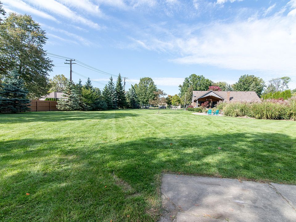 30211 Beechwood St, photo 23