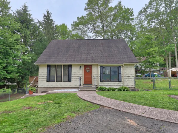 24 Cadbury Place, Naugatuck, CT 06770