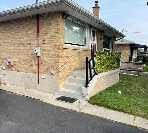 3rd image of 1509 Pharmacy Ave