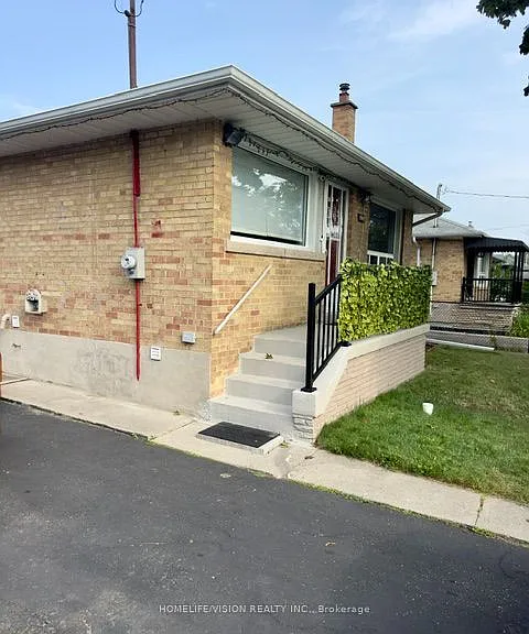 1509 Pharmacy Ave — Photo 3