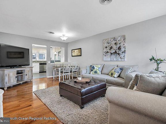5th image of 61 S Chestnut Ave #72