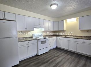 16 Hillside Ln APT 1, Lewiston, ME 04240