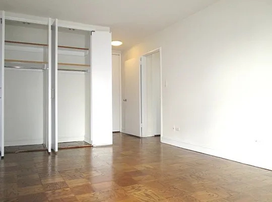 Rented by Keller Williams NYC | media 23