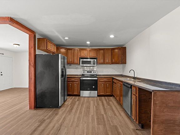 4th image of 1304 Bruce Street