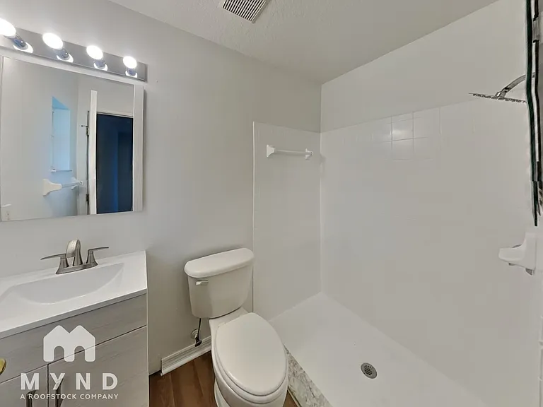 2904 N Massachusetts Ave — Photo 10