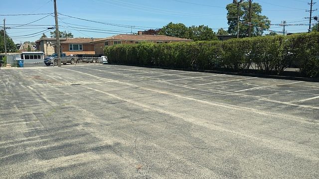 2nd image of 1815 W North Ave
