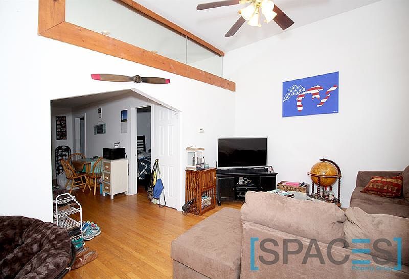 1st image of 3136 N Southport Ave #1STFFF