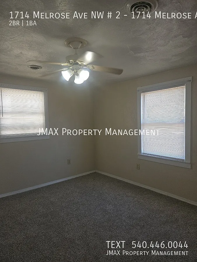 This property has a no security deposit option! — Photo 2