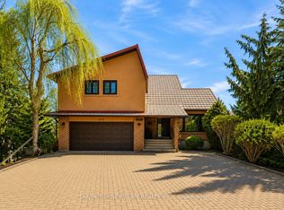 575 Park Cres, Pickering, ON L1W 2E1