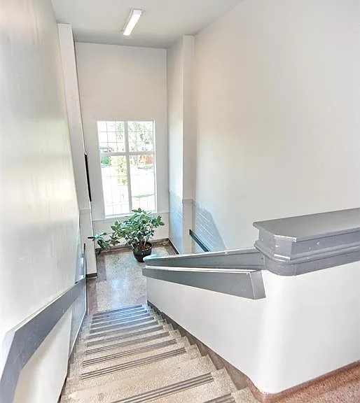 647 Irvine Ave #301 — Photo 6