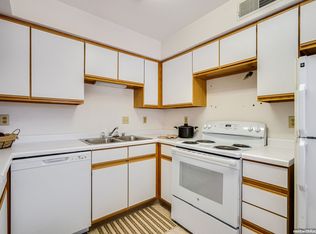 3121 Forest Rdg #FR3251, Madison, WI 53704