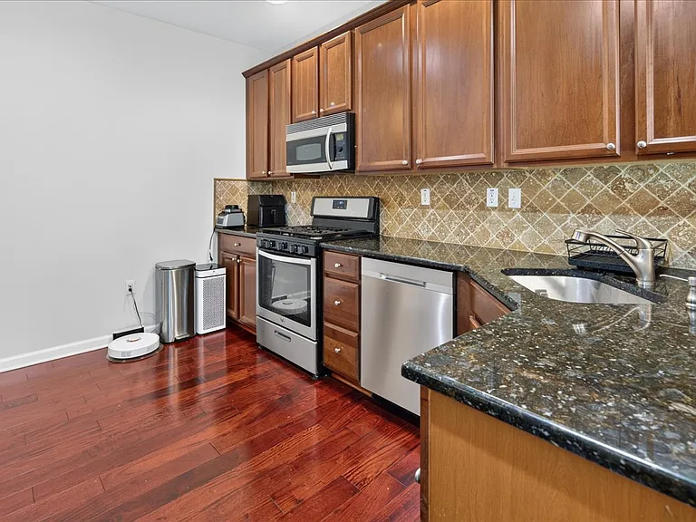 kitchen with plenty of prep space