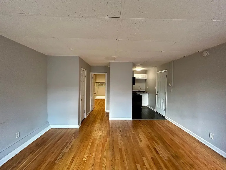 For Rent: Urban Luxury at 914 N. Charles St Your City Lifestyle Awaits! — Photo 14