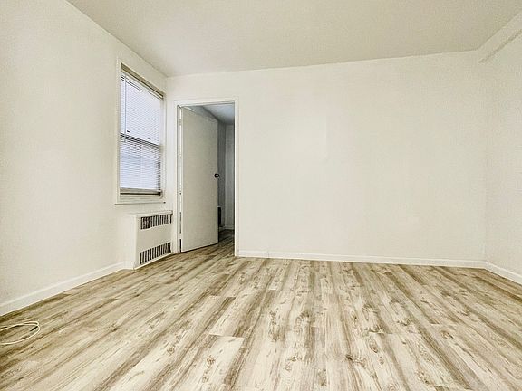 4th image of 141 E 55th St APT 4B