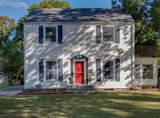 314 SW Country Club Dr, Topeka, KS 66611