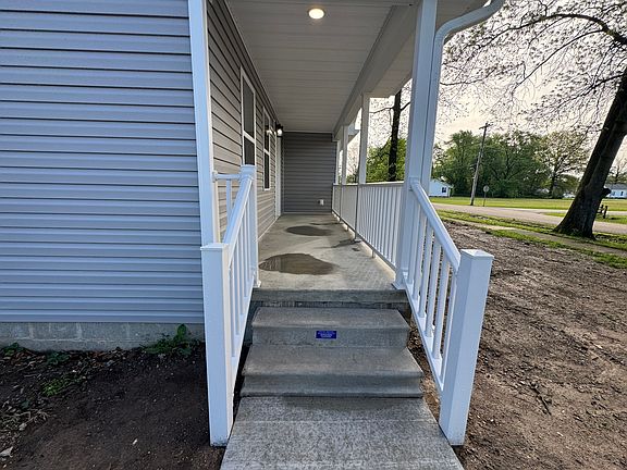 2nd image of 750 W 3rd St