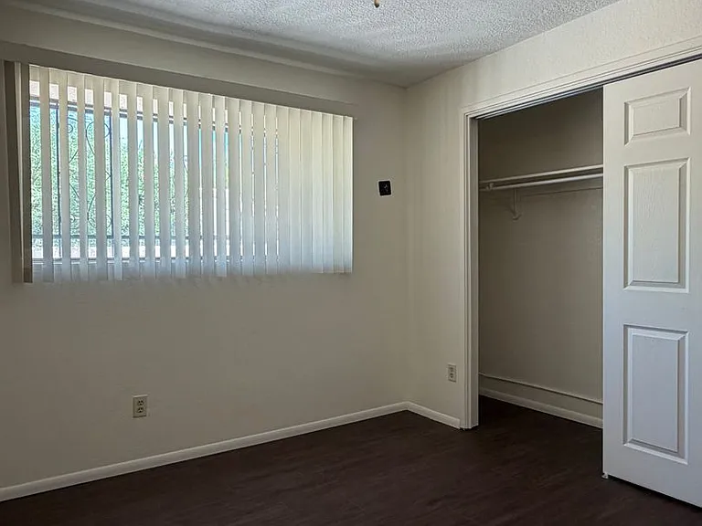 5213 N Tigua Dr — Photo 12