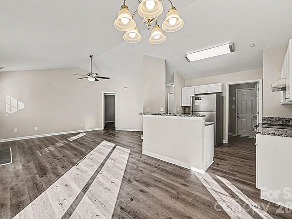 5th image of 4410 Craven Hill Dr