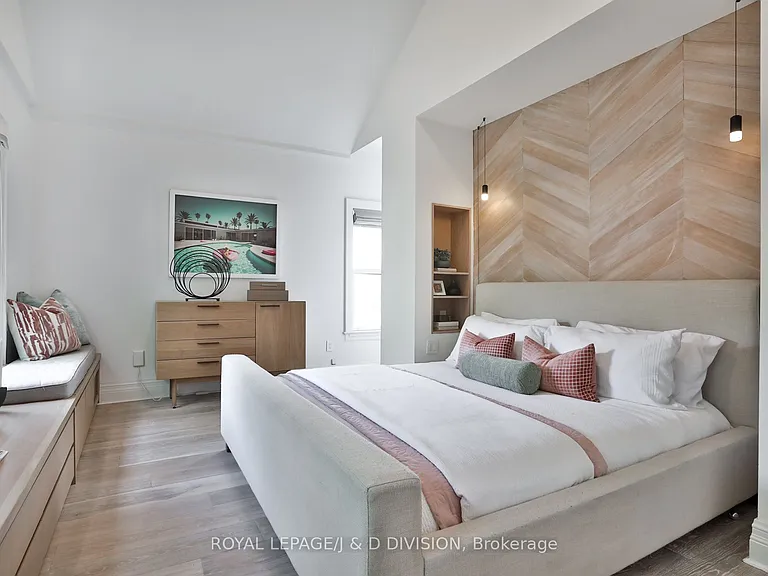 426 Ontario St — Photo 21