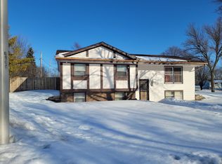 6902 N 90th St, Milwaukee, WI 53224