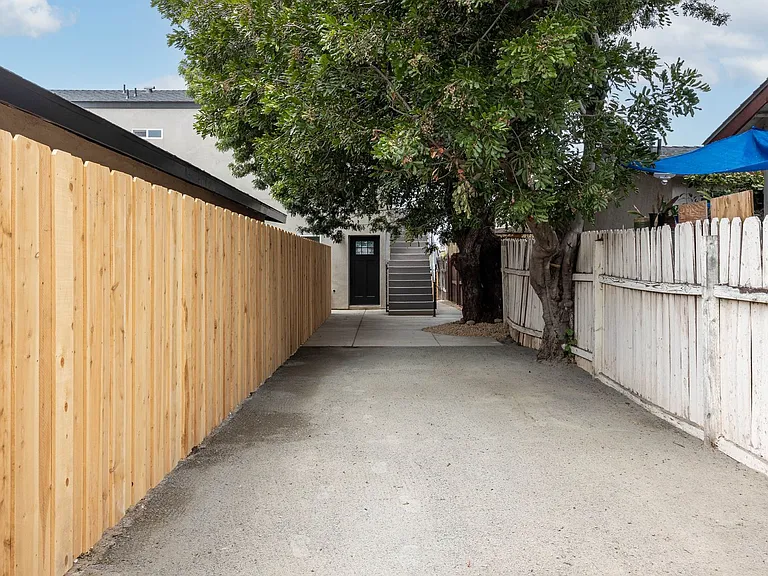 1152 Cotton St — Photo 9