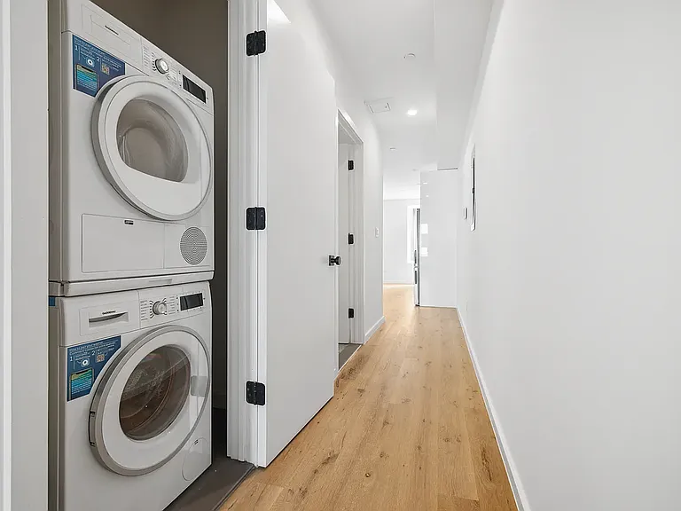 235 Monroe St #4 — Photo 7