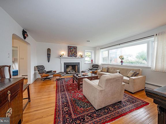 2nd image of 180 School St