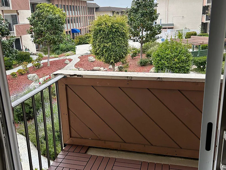 5585 E Pacific Coast Hwy #220 — Photo 10