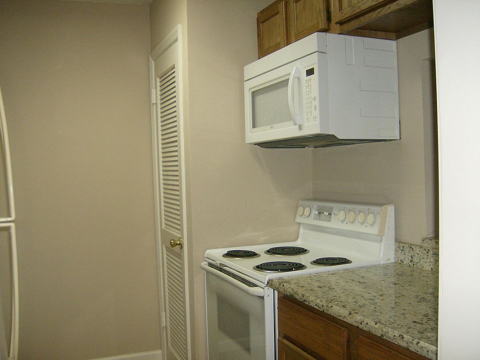 2nd image of 1104 Woodland Vlg #1104