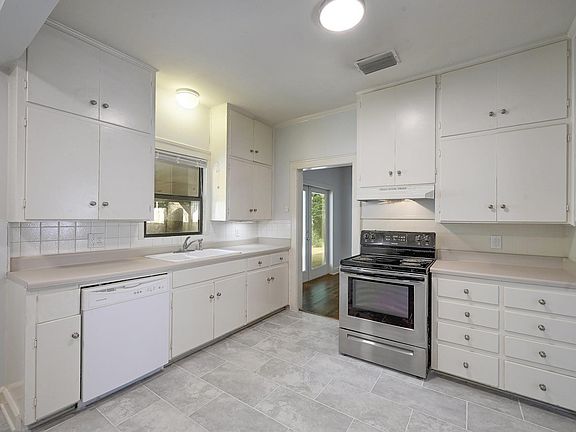 5th image of 1907 W 37th St #A & B