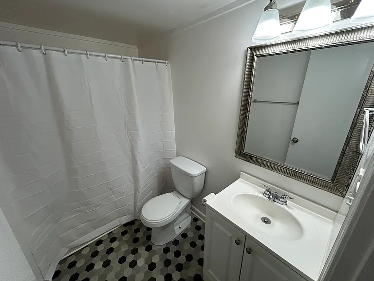 9511 4th Bay St #1 — Photo 7