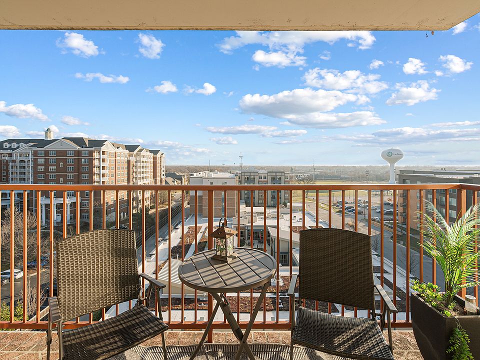 2nd image of 141 N La Grange Rd APT 804